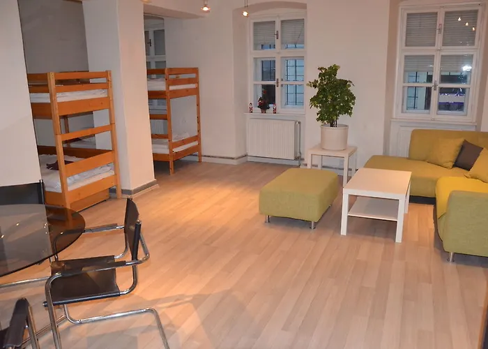 Auberge de jeunesse House1 *